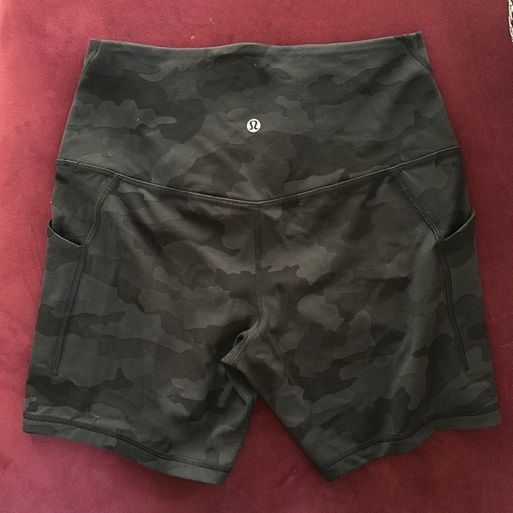 NWT Lululemon Align Short 6” with Pockets - Picture 3 of 3